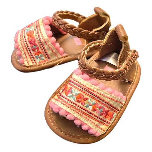 CARTER’S Girls Embroidered Strap Sandalsㅣsize NBㅣVery Good Used Condition - Picture 2 of 11